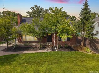 1140 Paget Ct, Grosse Pointe Woods, MI 48236