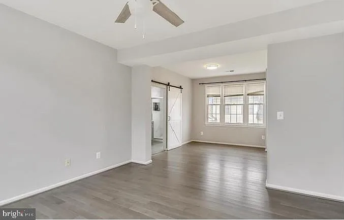 214 Hart Mews — Photo 17