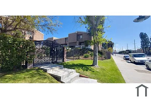 1559 W Jefferson Blvd Photo 1
