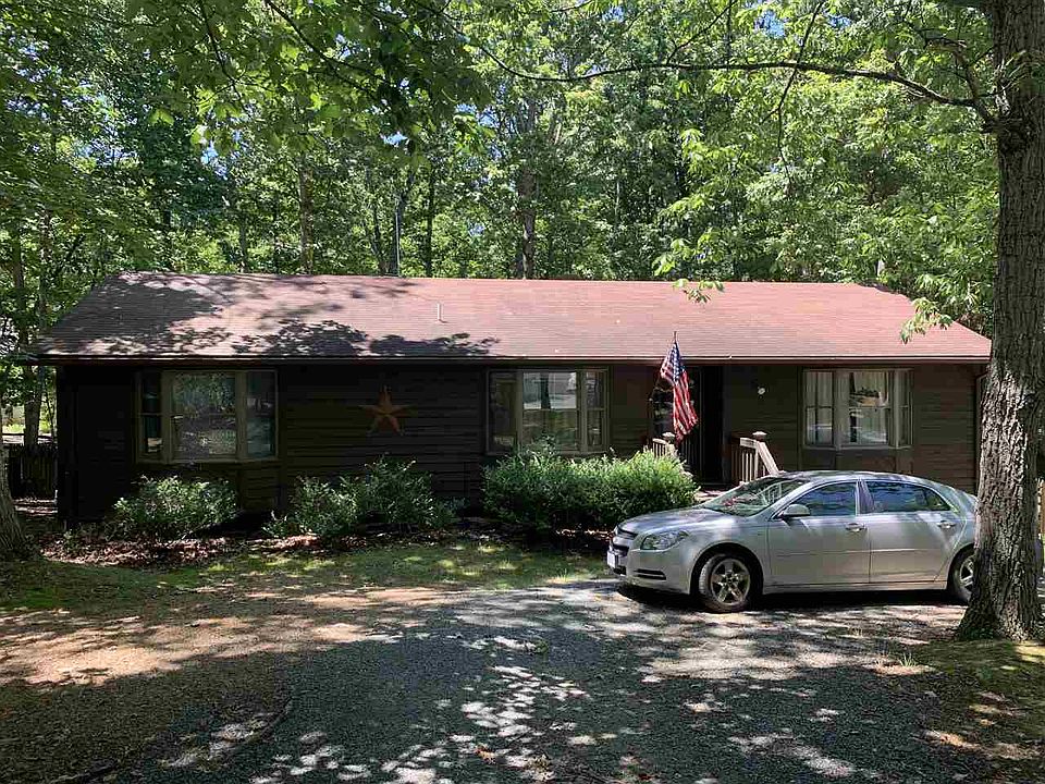 1st image of 46 Nahor Dr
