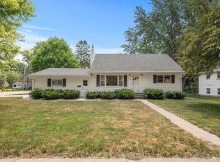 1257 Prairie St, Chaska, MN 55318