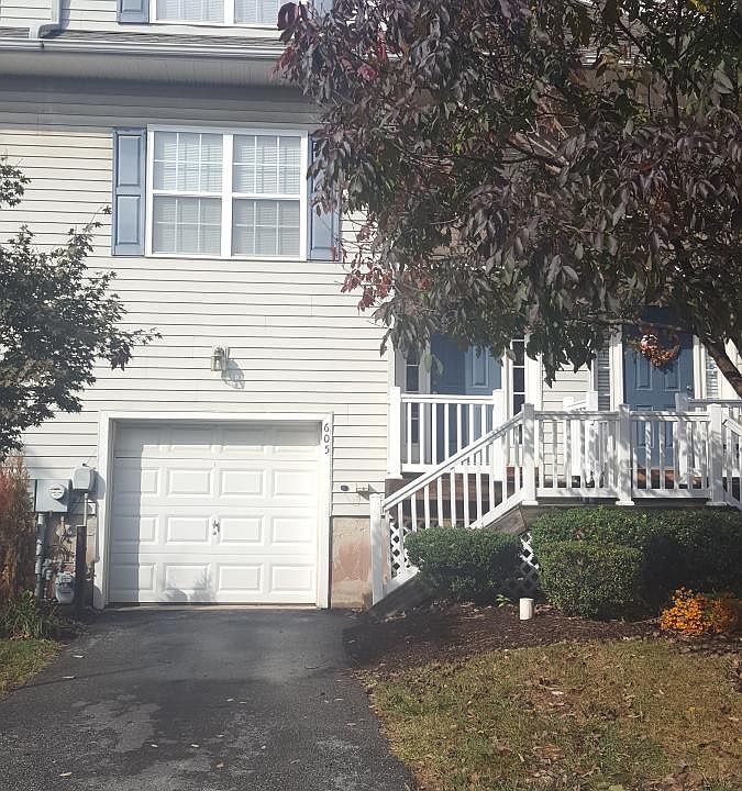 1st image of 605 Needle St