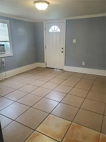 3 bed, 1.0 bath, 1300 sqft, $1,300 — Photo 4