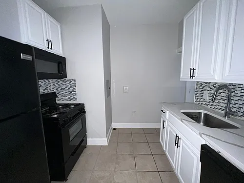 134 Corbin Ave Photo 1
