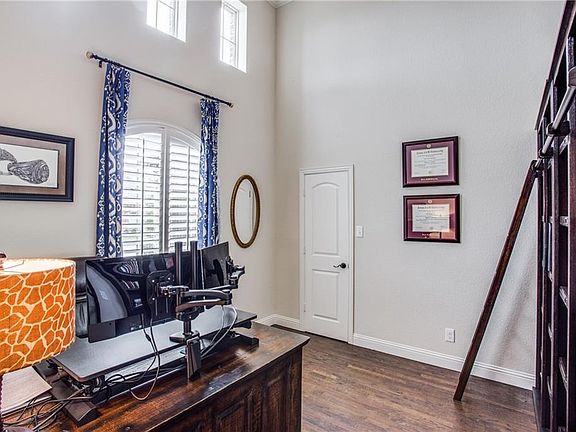 5th image of 1233 Teton Dr