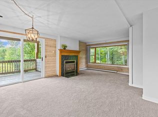 230 Mountainside Dr #D203, Stowe, VT 05672