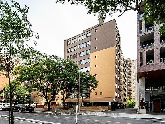 4th image of 85 Wellesley St E #209