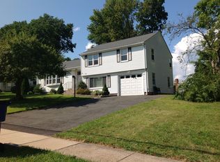54 Fuller Dr, West Hartford, CT 06117