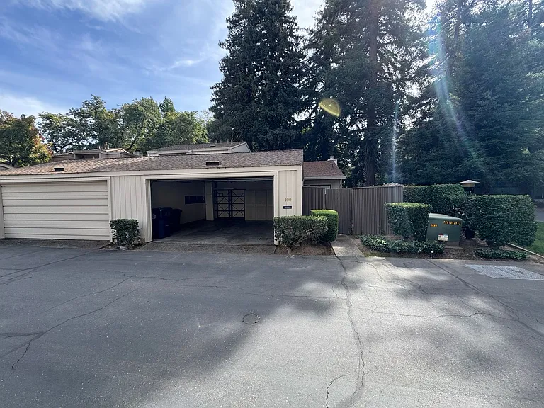 100 Hartnell Pl — Photo 22