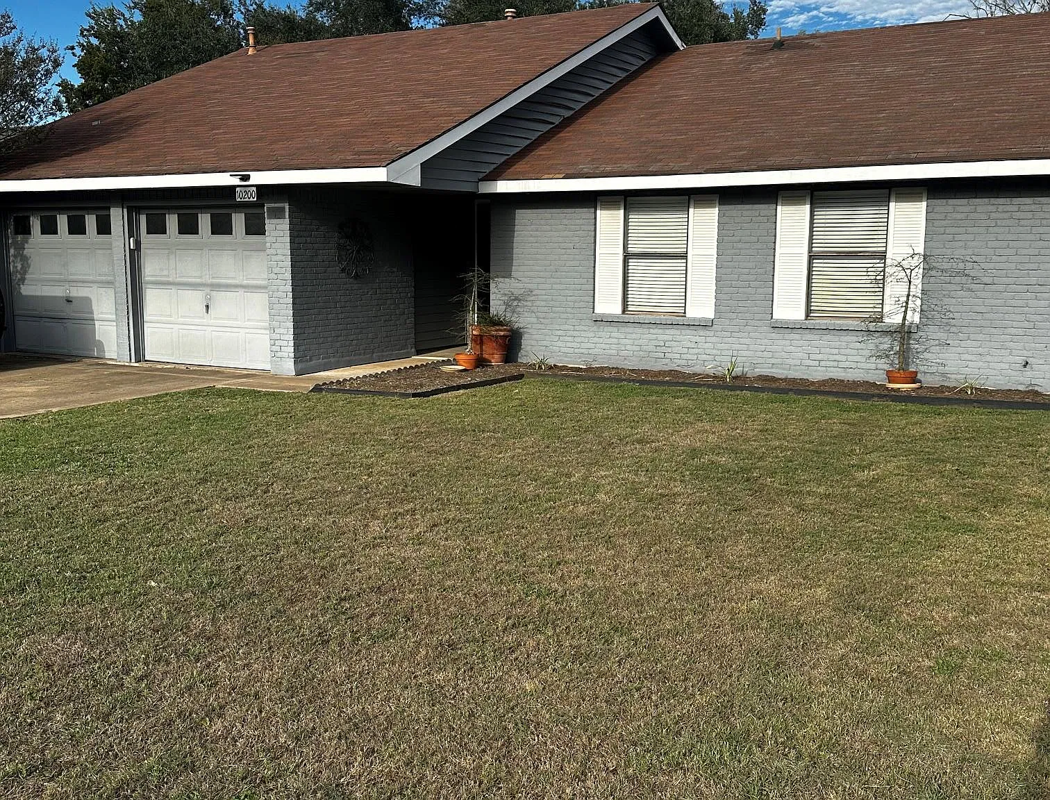 3 bed, 2.0 bath, 1588 sqft, $2,100 — Photo 2