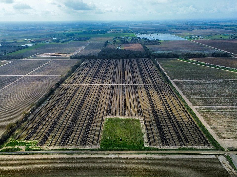 1st image of 14001 W Etienne Rd