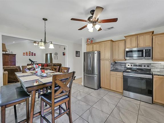4th image of 51 Knight Ln