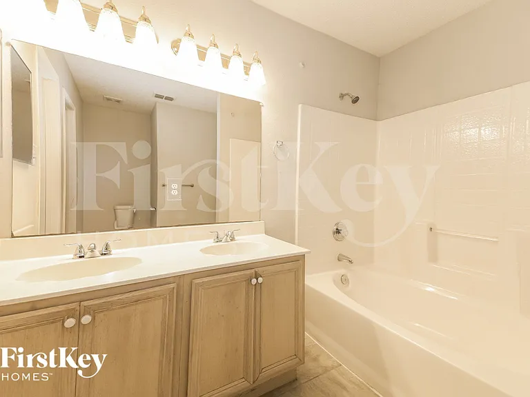 1395 Stewart Dr — Photo 15