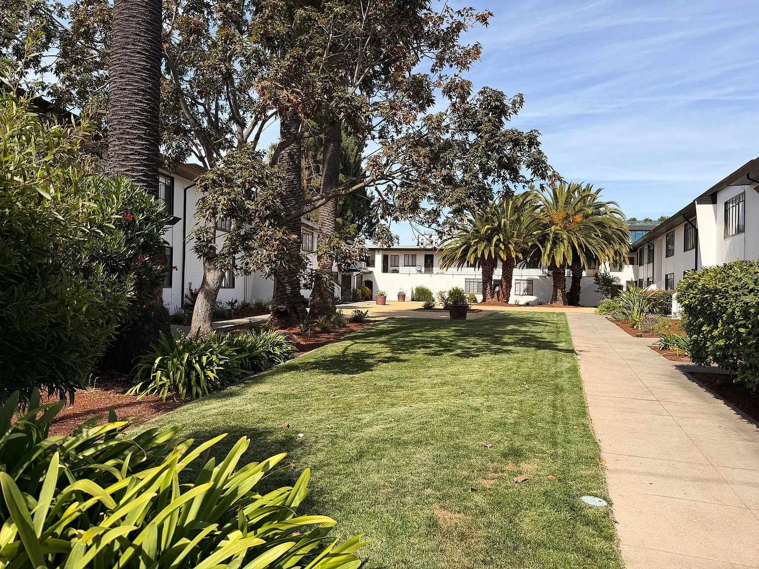 San Mateo Gardens — Photo 1