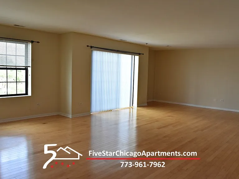 8255 Skokie Blvd #501 — Photo 3