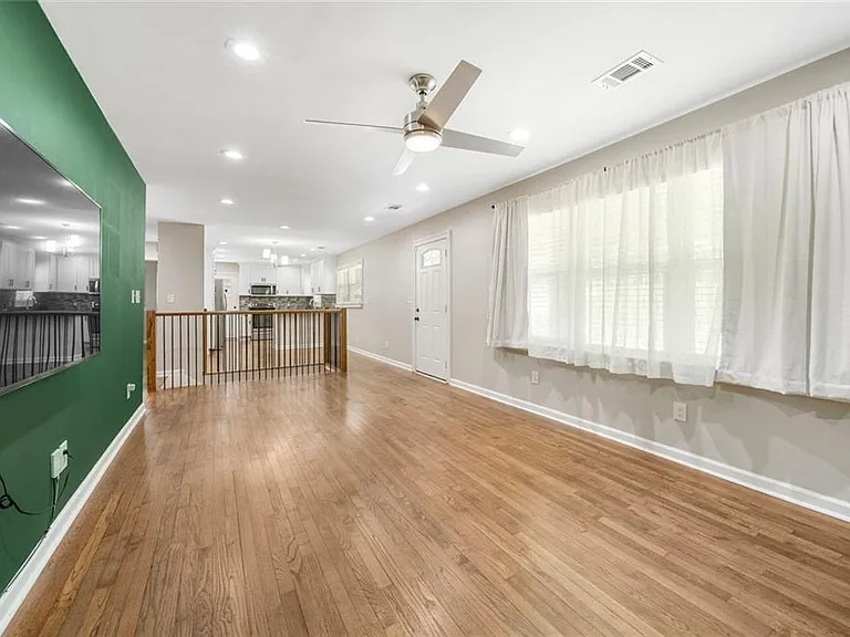 2128 Mark Trl — Photo 6