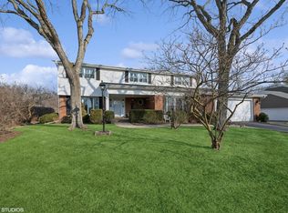 992 Williamsburg Park, Barrington, IL 60010