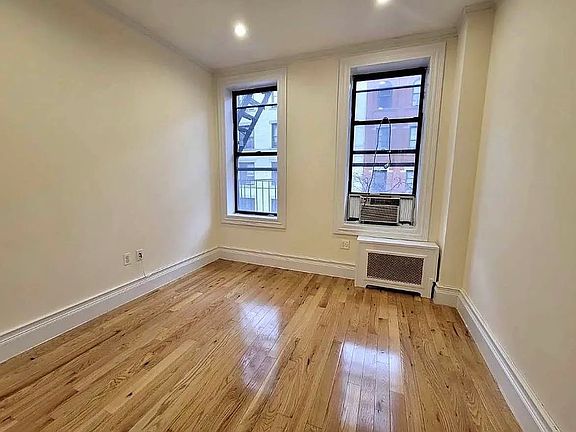 3rd image of 131 Thompson St #4T