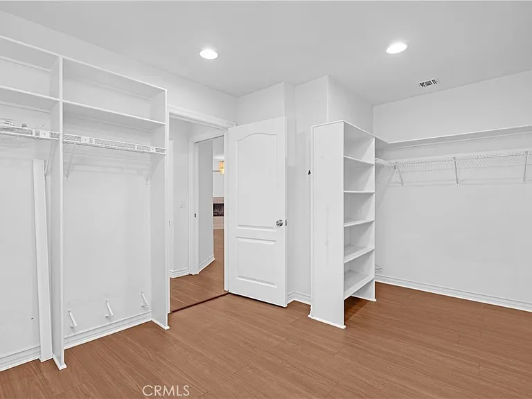 23900 Berdon St — Photo 27