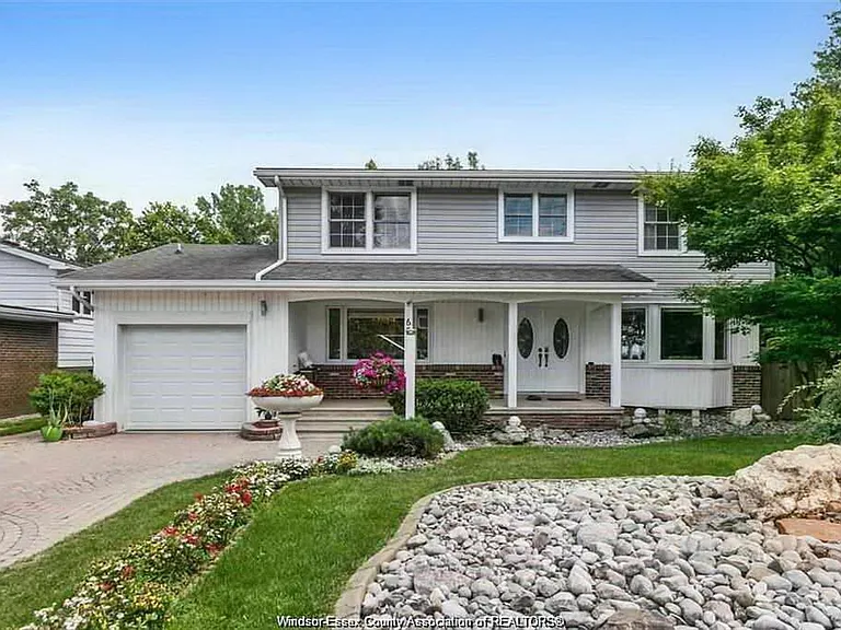 6711 Riverside Dr E — Photo 2