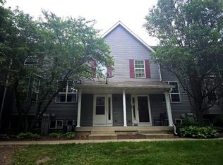 1369 Chestnut Ln, Yorkville, IL 60560
