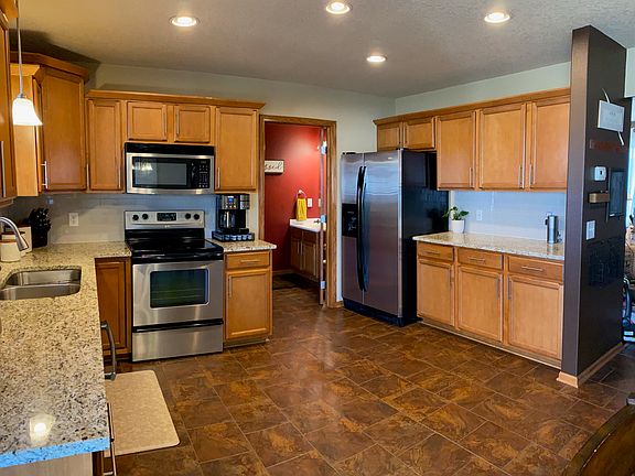 5th image of 1800 SE Ashton Ct