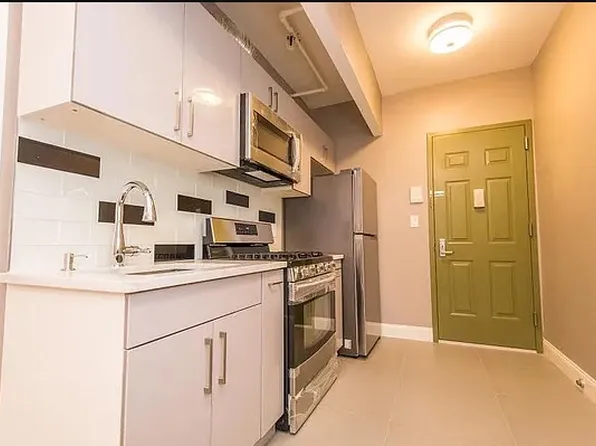 45-42 44th Street 2R image 2 of 9