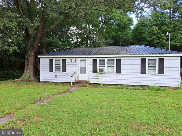 14332 Mears Station Rd, Bloxom, VA 23308