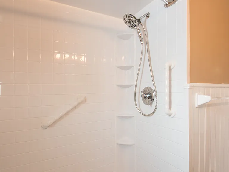222 Rolling Dr — Photo 28