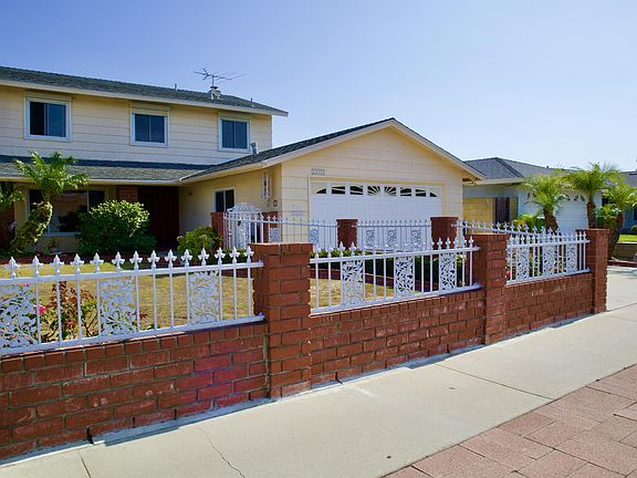 2nd image of 23332 Dorset Pl