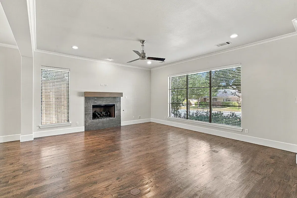 4 bed, 4.5 bath, 3745 sqft, $8,475 — Photo 2