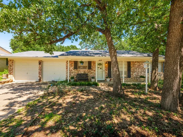 53 Stonegate Dr, Bedford, TX 76022