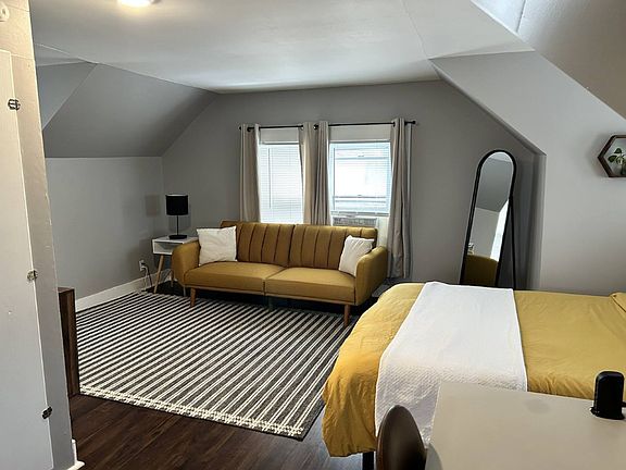 5th image of 1914 S 36th St #3