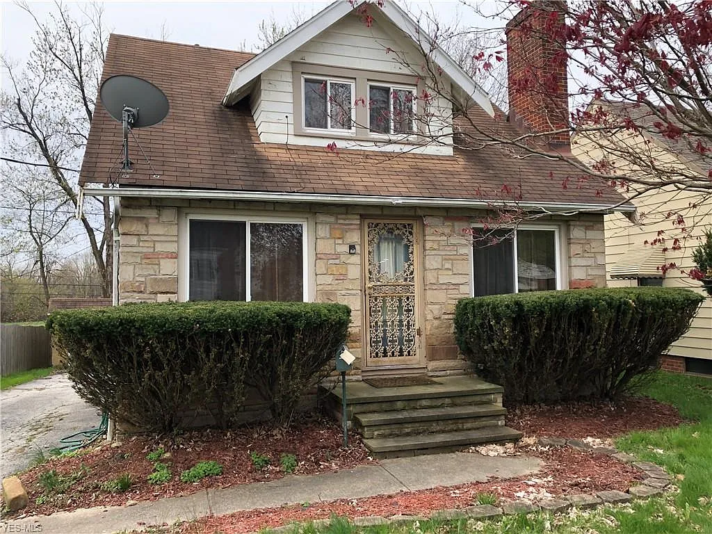 18620 Raymond St photo 1
