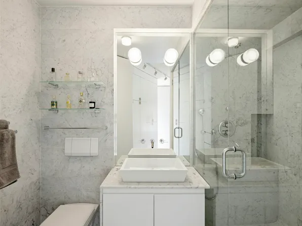 880 5th Avenue image 7 of 12