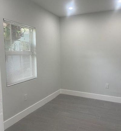 4th image of 12322 NE 6th Ave #3