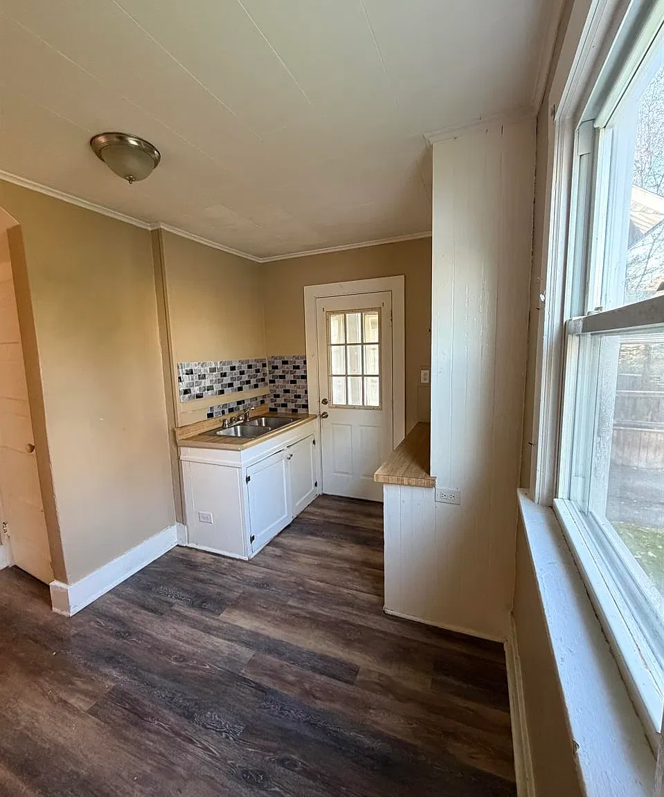 3 bed, 1250 sqft, $1,795 — Photo 4