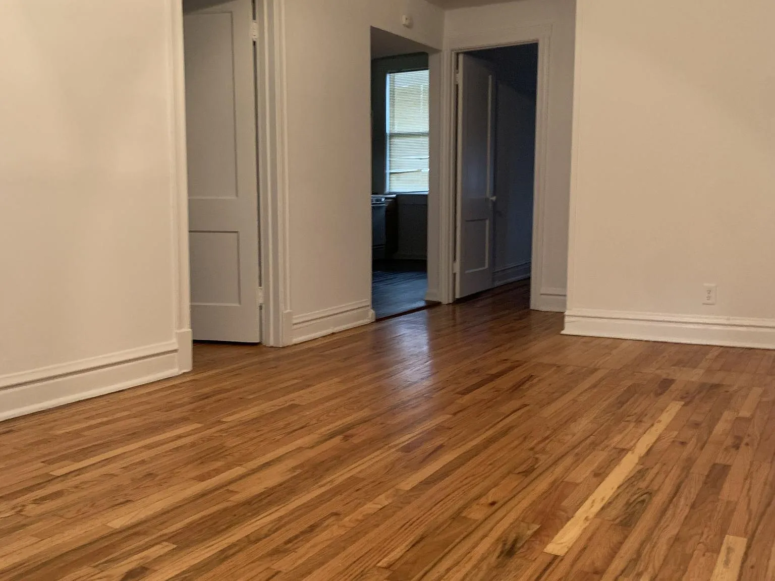 2 bed, 950 sqft, $1,700 — Photo 2