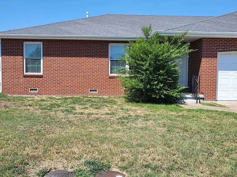 1908 Chris Ln #1910 — Photo 19