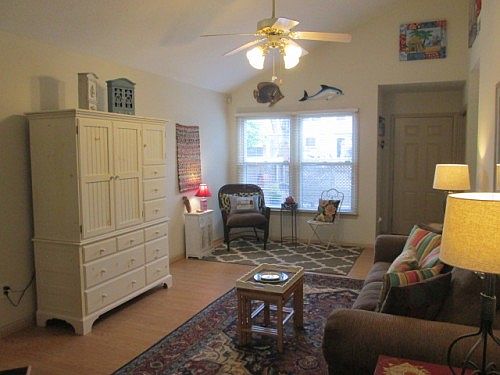 4th image of 5029 Avenida Del Sol Dr