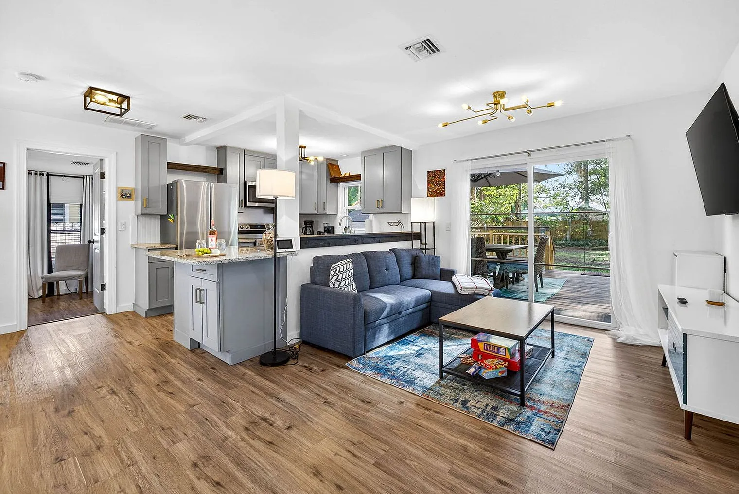 3 bed, 2.0 bath, 1065 sqft, $3,474 — Photo 1
