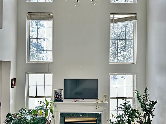 2nd image of 403 Harvest Ln