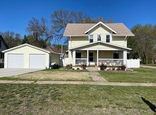 117 S 2nd St, Oneill, NE 68763