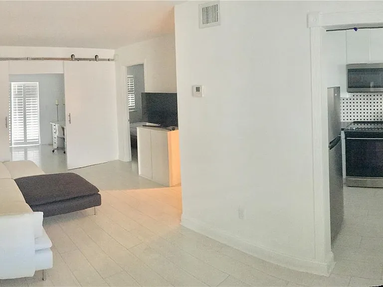 1610 Lenox Ave #416 — Photo 18