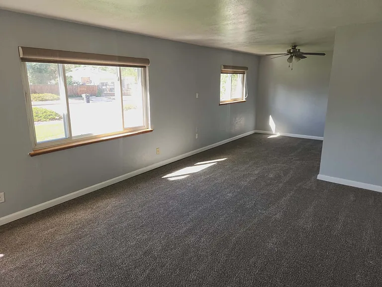1420 Eppinger Blvd — Photo 10