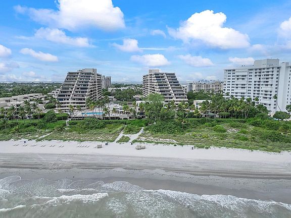 3rd image of 251 Crandon Boulevard #529