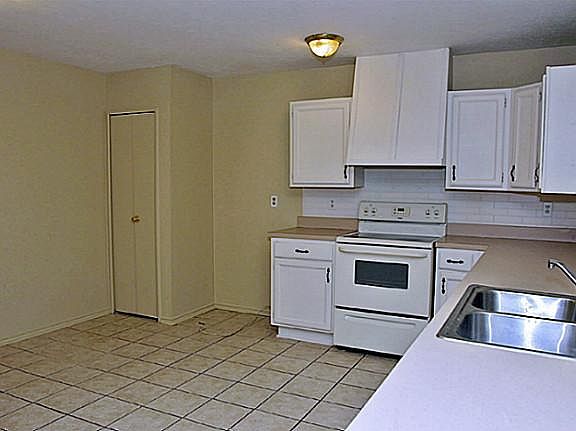 5th image of 5101 Clover Valley Dr