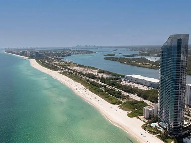 15701 Collins Ave #3901 — Photo 35