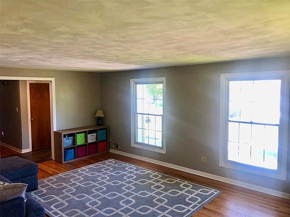 4th image of 417 Denal Way