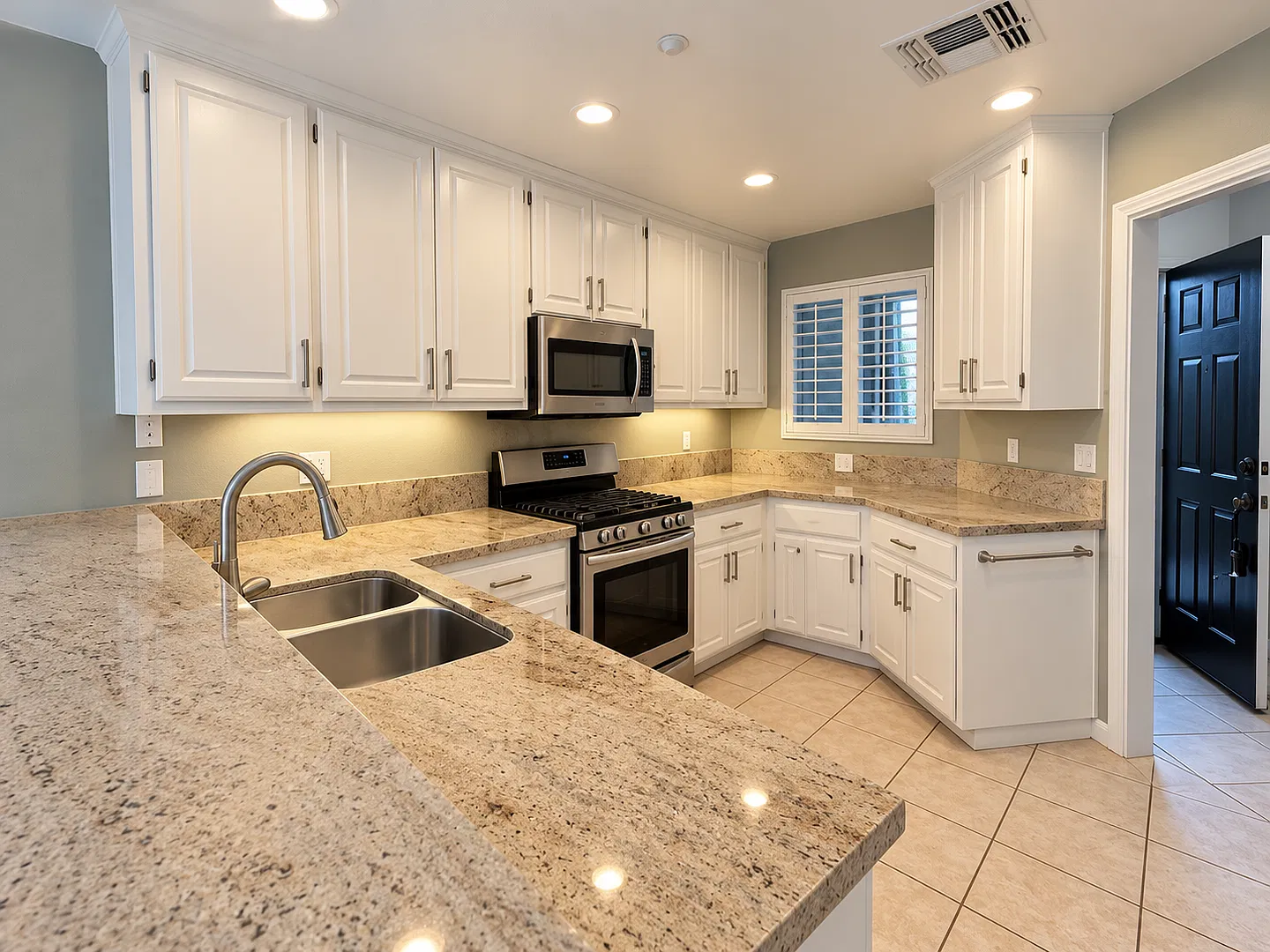 Perfect Shape Portola West Townhome in Livermore with many extras — Photo 3